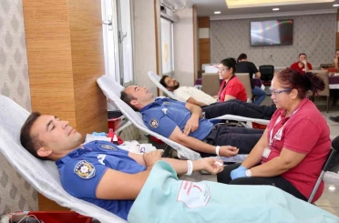 Polisler kan bağışına dikkat çekti 