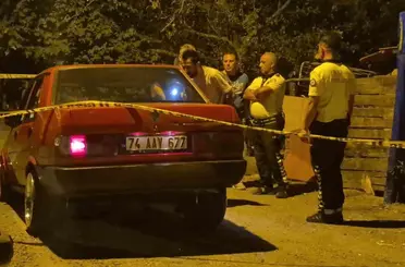 Polisten kaçan ehliyetsiz sürücü akrabasına çarptı: 2 yaralı
