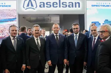 Polonya Cumhurbaşkanı Nawrocki, ASELSAN standını ziyaret etti