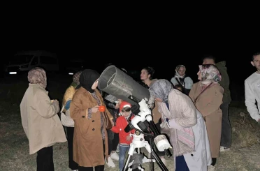 Por köyünde gökyüzü gözlemi renkli anlara sahne oldu 