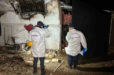 Prefabrik evde çıkan yangında karı-koca hayatını kaybetti 