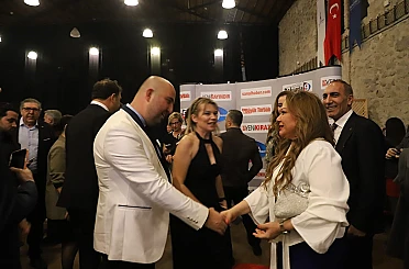 Prof. Dr. Aysun Bay’a Sağlık Turizminin Küresel Vizyon ödülü 