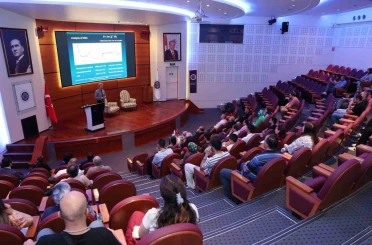 Prof. Nicholas A. Kotov Atatürk Üniversitesinde konferans düzenledi 