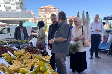 Pursaklar Belediye Başkanı Çetin pazarlarda denetim yaptı