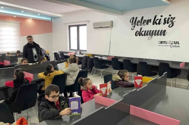 Pursaklar Belediyesi, kitap okuma etkinliğinde ilkokul öğrencilerini ağırladı 