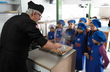 Ramazan tatlıları minik şeflerden 