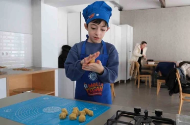 Ramazan tatlıları minik şeflerden 