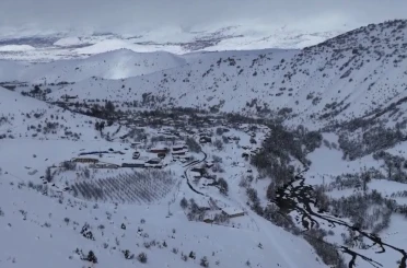 Refahiye’de nisan ayında kar sürprizi 