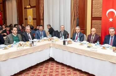 Rektör Akpolat, TÖTM personeliyle iftar yemeğinde bir araya geldi 
