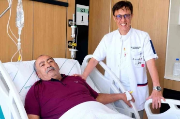 Riskli görülen hasta tek seansta yapılan iki ameliyatla sağlığına kavuştu 