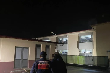 Rize’de 2 ayrı olayda aranan 2 kişi yakalanarak cezaevine gönderildi 