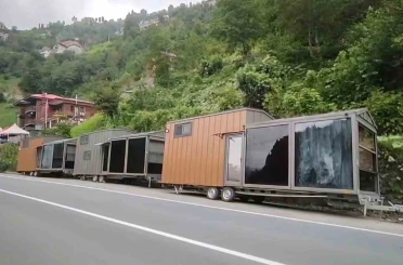 Rize’deki selin ardından Fırtına Deresi’nin kıyısındaki tiny hause ve bungalovlar kaldırılıyor 