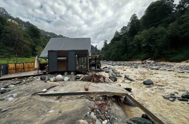 Rize’nin Ardeşen ilçesinin Tunca Beldesi selden zarar gören yerleşim yerleri arasında yer aldı 