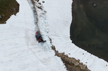 Rize’nin yayla yollarında kar temizleme çalışması devam ediyor 