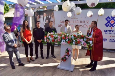 Sabri Uğur parkı açık hava nikah salonu hizmete açıldı 