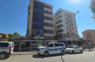 Safranbolu’da 4. kattan düşen genç kız ağır yaralandı: Kafenin tentesi hayatta tuttu 