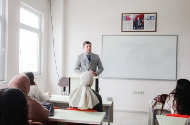 Sağlık öğrencilerine ilk ders İl Sağlık Müdürü Çavdar’dan