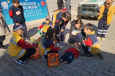 "Sağlıklı Çocuk, Sağlıklı Gelecek" programı devam ediyor 