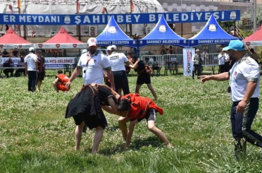 Şahinbey, Okul Sporları Aba Güreşi Türkiye Şampiyonası’na ev sahipliği yaptı 