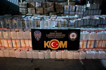 Sahte içkinin piyasaya sürüldüğü depoya baskın: 21 bin litre sahte içki ele geçirildi 