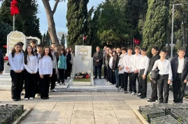 Şair Süleyman Nazif dualarla anıldı 