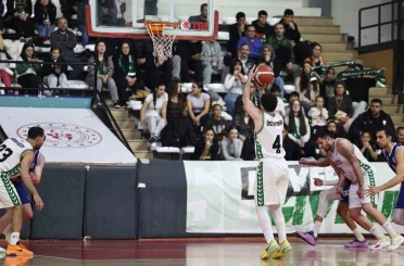Sakarya Büyükşehir basket takımı namağlup unvanını korumak için parkeye çıkacak 