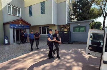 Sakarya’da 2 çocuğun yaralandığı, 4 evin yakıldığı kavgayla ilgili 4 şüpheli tutuklandı 