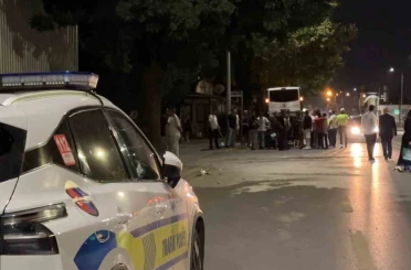 Sakarya’da hafif ticari araç ile iki motosiklet çarpıştı: 2 ağır yaralı 