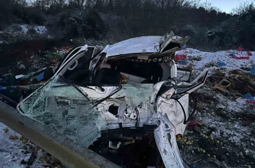 Sakarya’da kamyonet takla attı: Baba ve oğlu yaralandı 