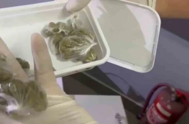 Sakarya’da kiraladıkları ofisi uyuşturucu ticaretinde kullanan 2 şahıs tutuklandı 