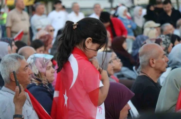 Sakaryalılar, hain darbe girişiminin 10. yılında yeniden tek yürek oldu 