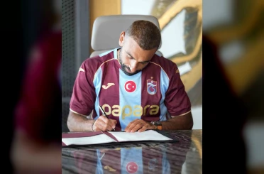 Salah Trabzonspor’a imzayı attı, ayağının tozuyla Trabzonspor reklam filmi çekimine katıldı 