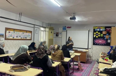 Salihli’de aileler için çocuk gelişimi eğitimi 