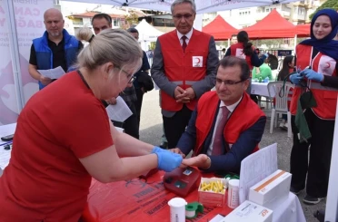 Salihli’den Kızılay’a rekor kan bağışı 