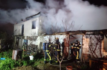 Samanlık yangını korkuttu 