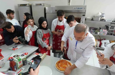 Şampiyon şeften uygulamalı pizza eğitimi 
