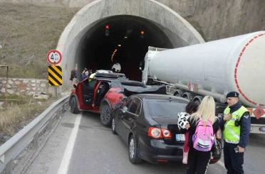 Samsun’da 6 aracın karıştığı zincirleme kaza: 1 yaralı 