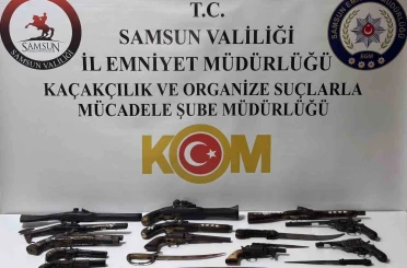 Samsun’da etnografik silah operasyonu: Tabanca, kama ve kılıç ele geçirildi 