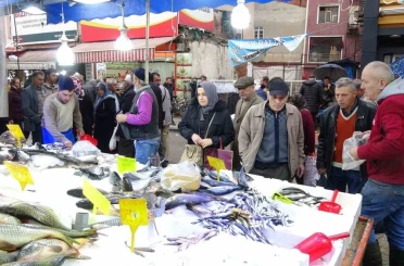 Samsun’da hamsi ve istavrit 75 TL 