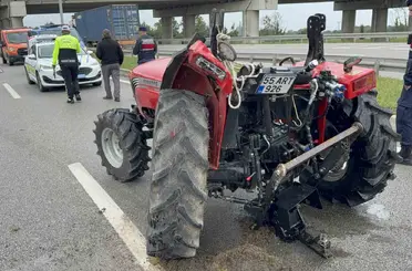 Samsun’da kamyonet traktöre çarptı: Sürücüler yaralandı
