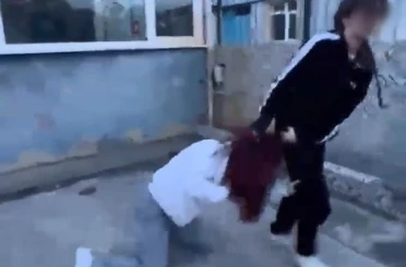 Samsun’da kızların akran zorbalığı: Darbedip kameraya çektiler 