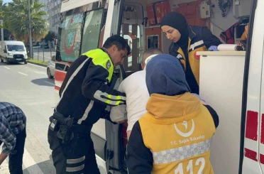 Samsun’da motosiklet devrildi: 2 yaralı 