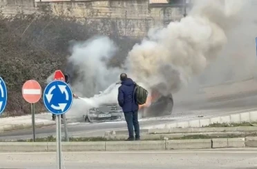 Samsun’da otomobil alevlere teslim oldu 