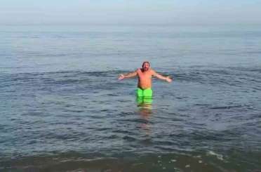 Samsun’da pastırma sıcakları vatandaşı denize çekti 