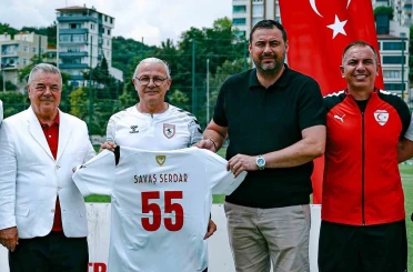 Samsunspor ile KKTC U12 Milli Takımı’ndan Mete Adanır anısına dostluk müsabakası 