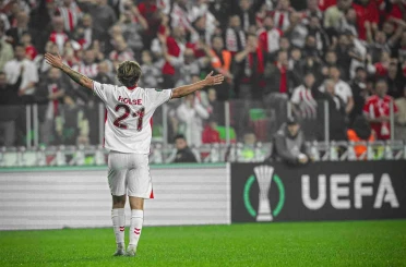 Samsunspor’da yaprak dökümü sürüyor: Holse’ye veda edildi 