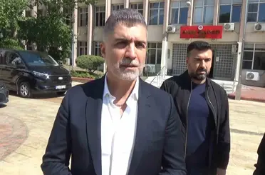Sanatçı Özcan Deniz, kardeşlerinin hakaret davasında ifade verdi
