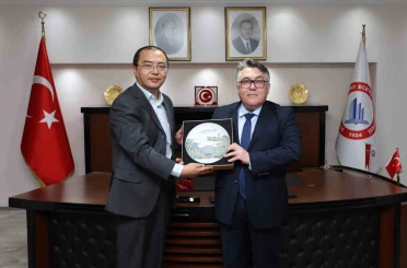 Şangay Dianji Üniversitesi heyetinden Rektör Özölçer’e ziyaret 