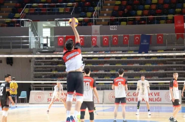 Şanlıurfa Büyükşehir Belediyesi genç erkekler voleybol takımından filede ikinci galibiyet 