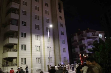 Şanlıurfa’da 9 katlı binada korkutan yangın 